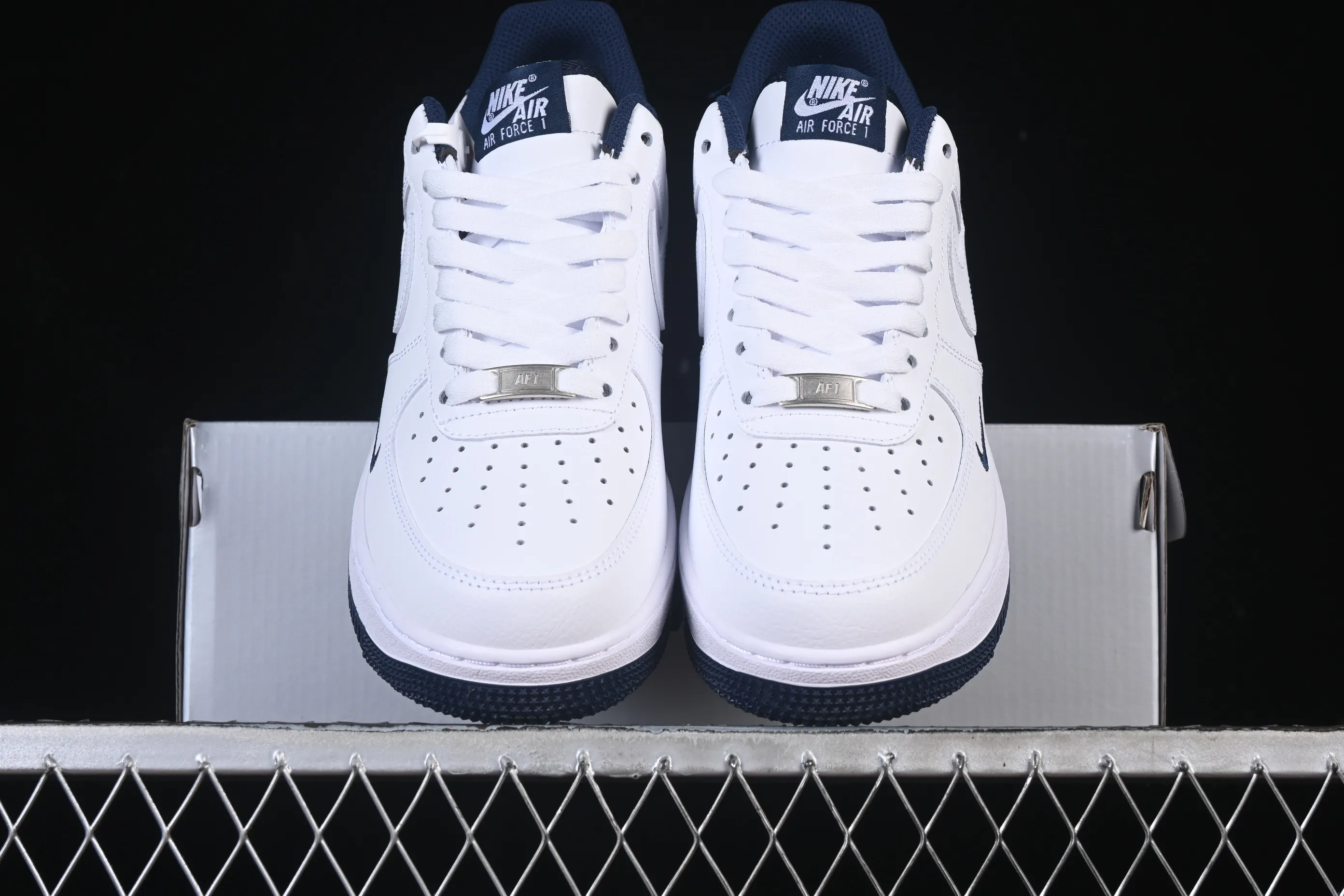 All Categories Nk Air Force 1 Air Force Series Nk Air Force 1 Low Air Force Low Undefeated x Nike Air Force 1'07 Low White and Blue Air Force One low-top casual sneakers ZH0316-119